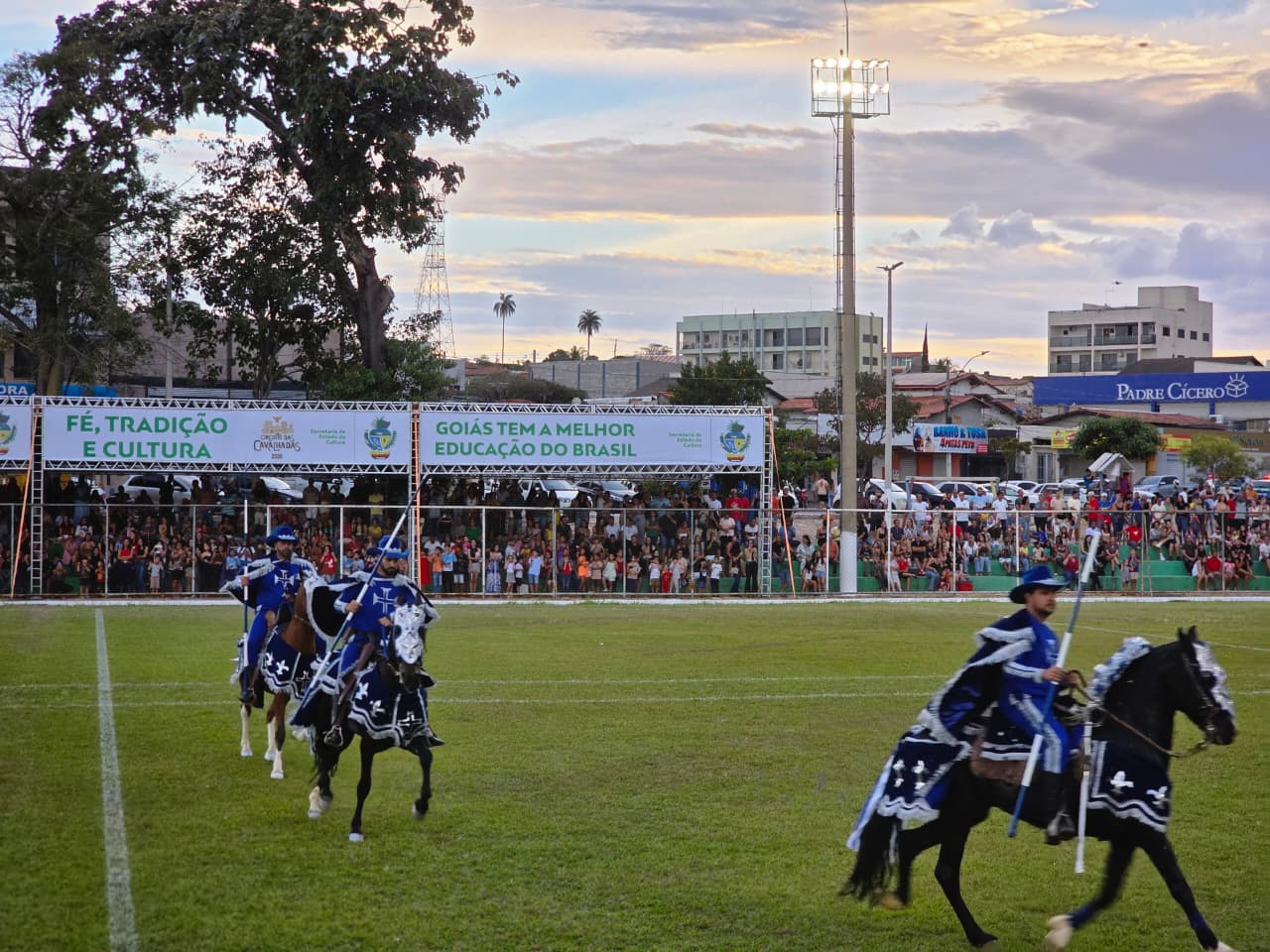 Luziânia dá início ao Circuito das Cavalhadas 2026 com grande público e celebração da cultura goiana