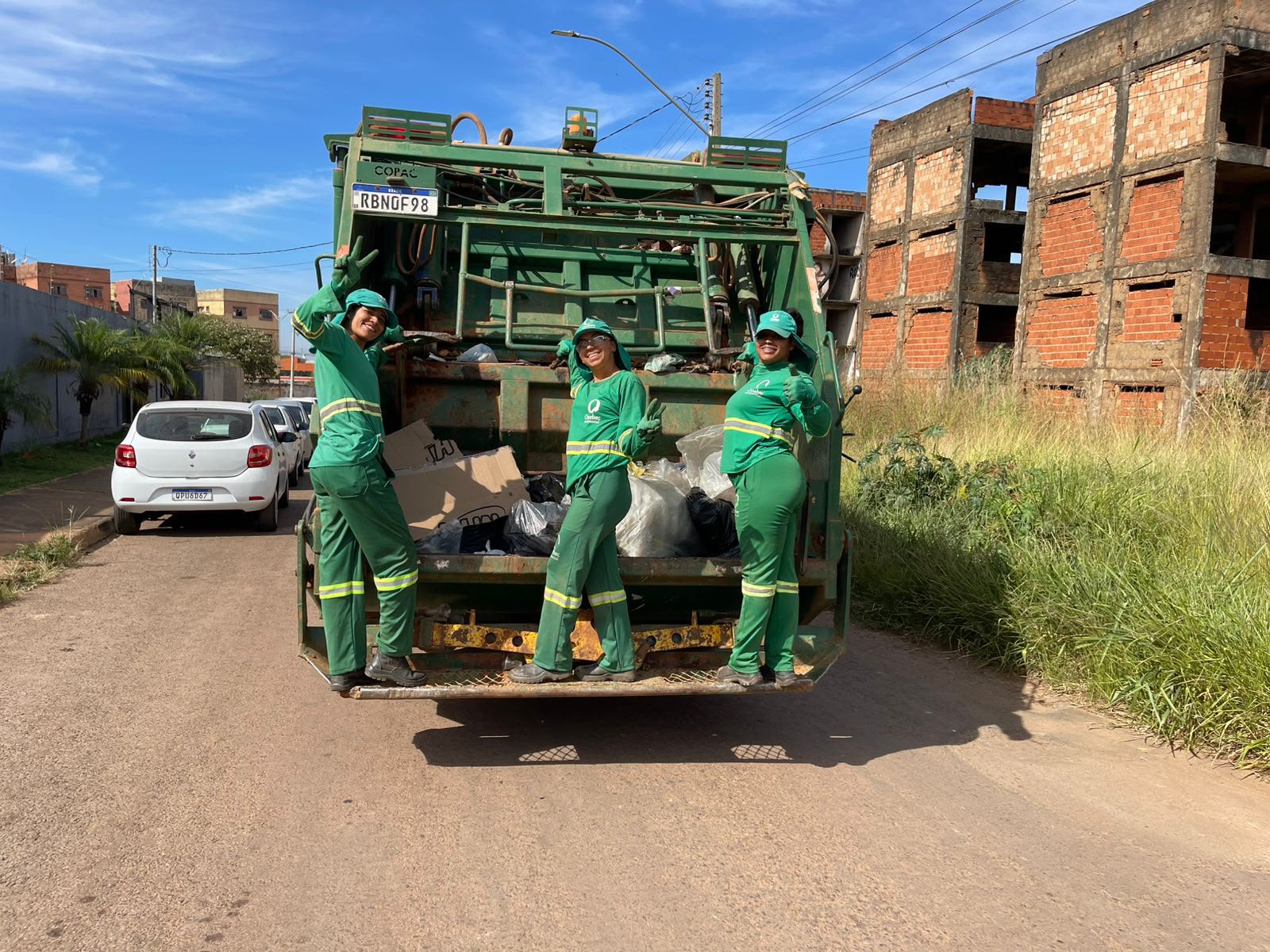 Valparaíso implanta primeira equipe de coleta de resíduos 100% feminina da região