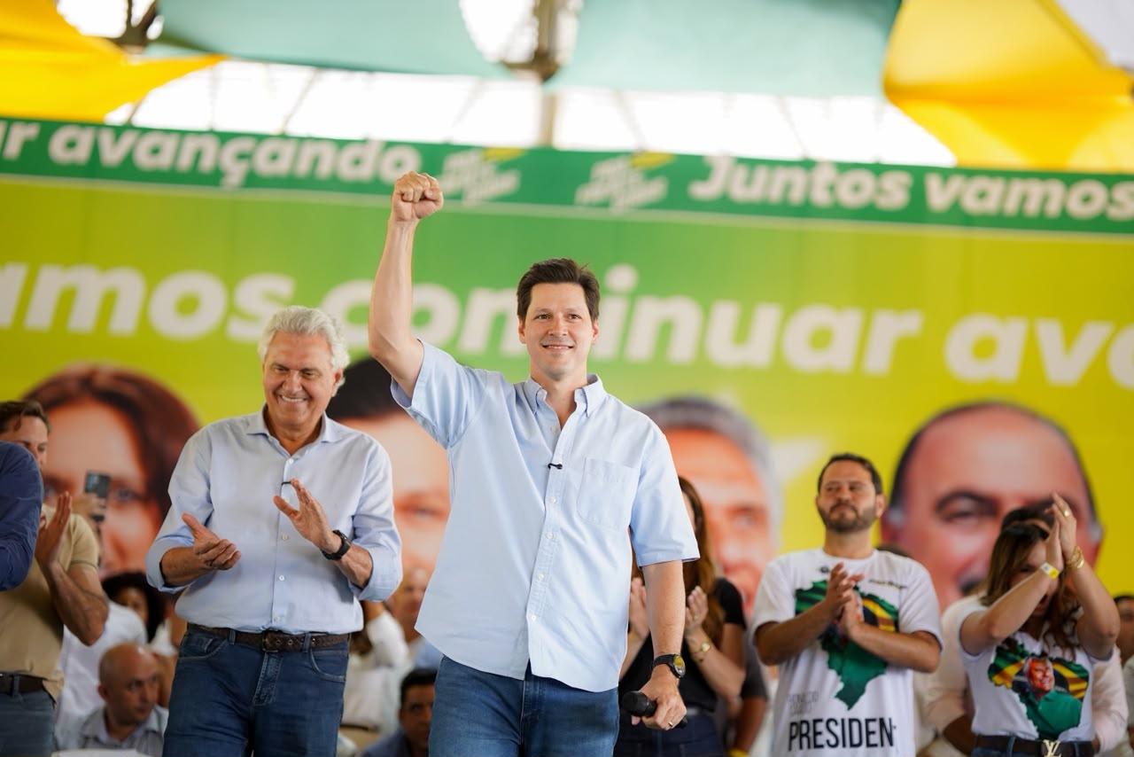 Daniel Vilela reúne 22 prefeitos e 2 mil pessoas em Campos Belos e afirma: “Goiás é hoje exemplo para o Brasil”