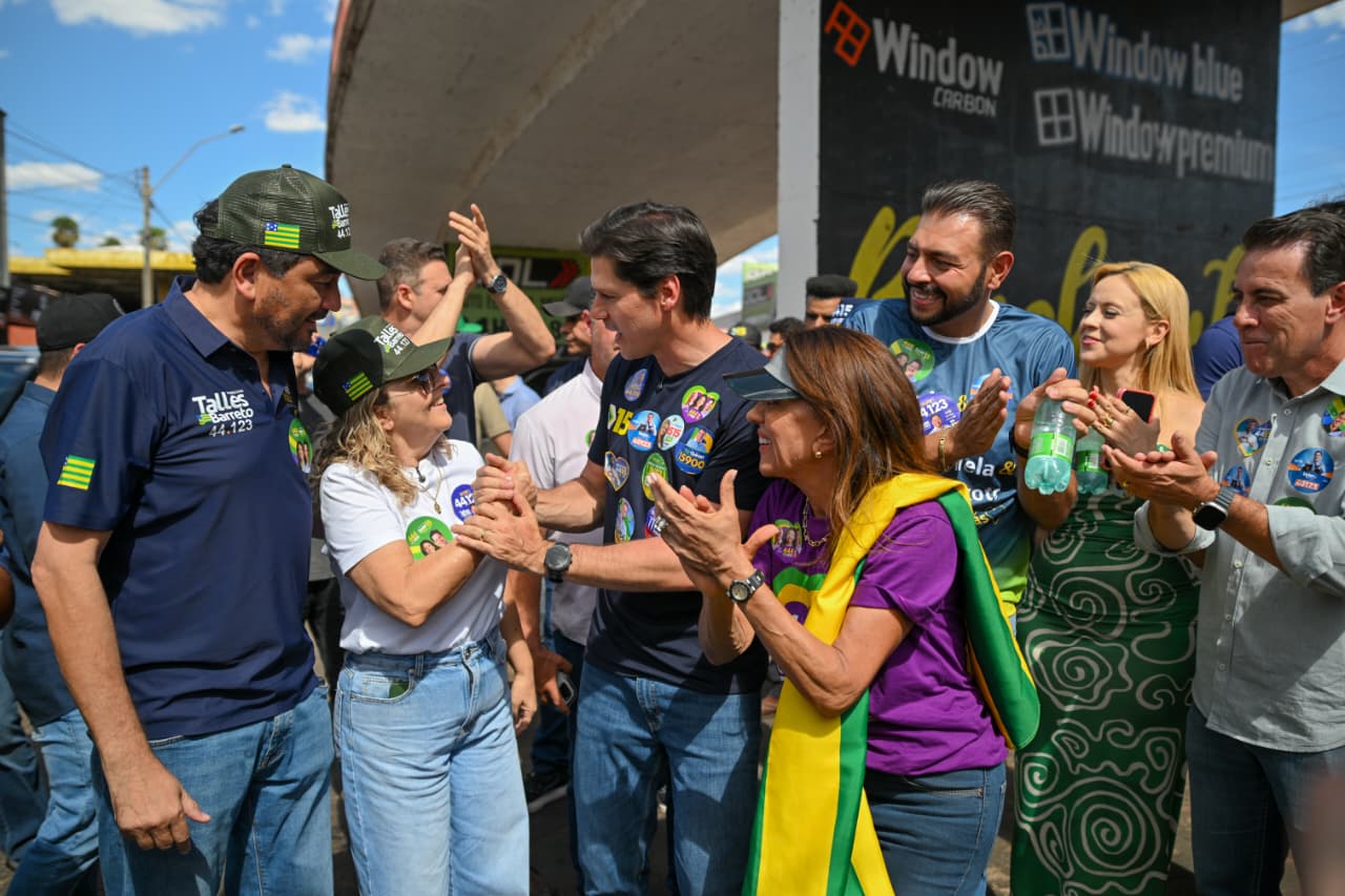 Vice-prefeita de Rialma, do PL, vai à carreata e declara apoio a Daniel Vilela